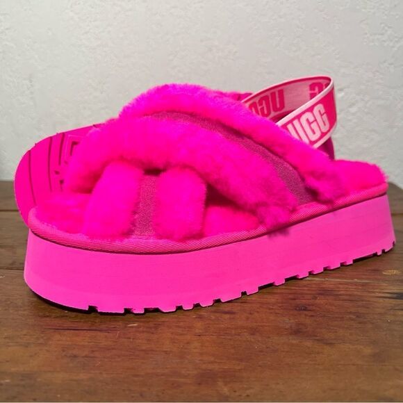 UGG Disco Cross Slide Slippers in Taffy Pink 7 - Picture 1 of 11